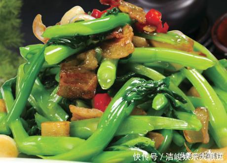 不管炒啥青菜,别直接下锅炒!学会4点,颜色翠绿,不发黑不出水