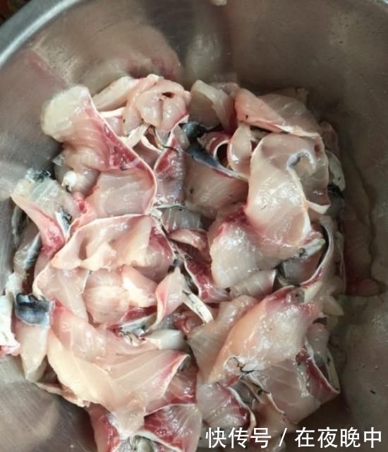 无腥|给鱼肉去腥时,最好别用葱姜料酒,饭店做鱼大厨绝招,鱼鲜嫩无腥
