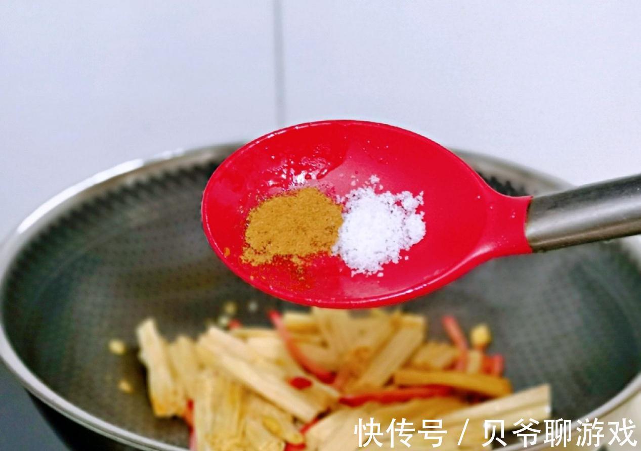 腐竹的家常做法,青椒炒腐竹,5分钟做好一道菜