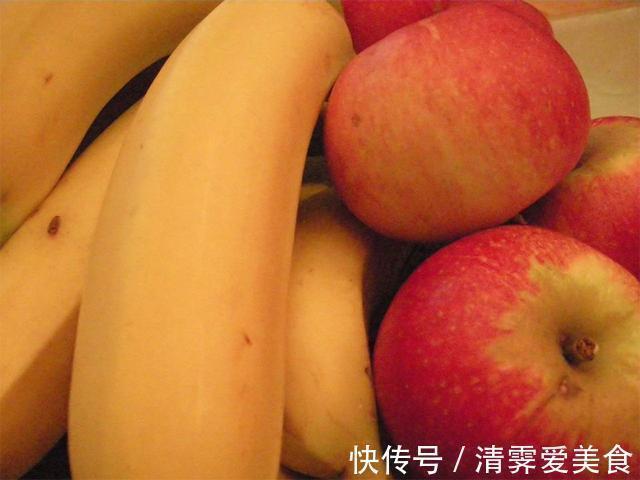 微量元素|宝宝晚上睡觉前,这5种食物可以常吃,能帮助长高,还有益于睡眠