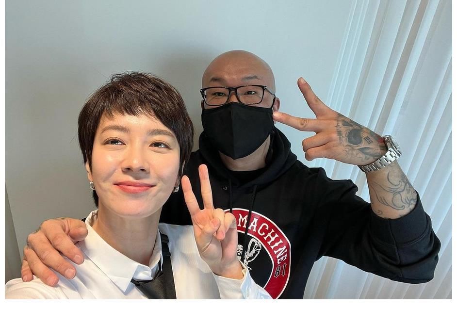 RM宋智孝与TINY哥合照！河东勋留言感谢李光洙！金钟国广告图！