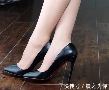 气息 细跟鞋增添一点优雅的气息,让你看起来更加时尚!