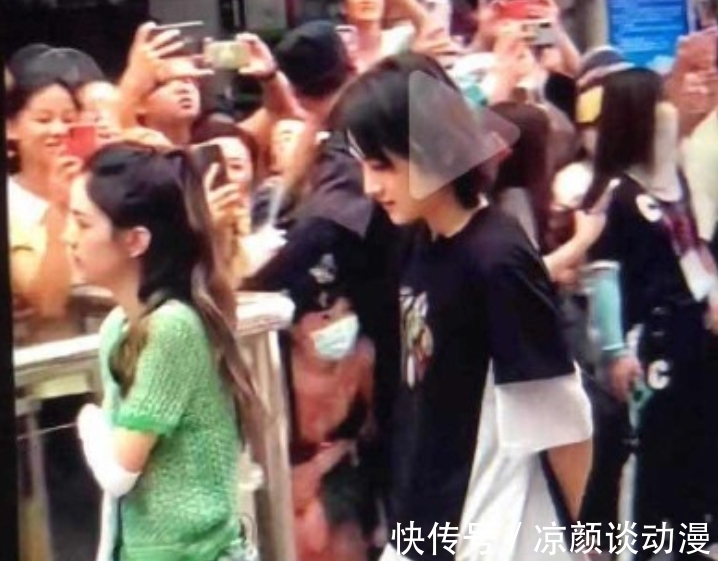 龚俊|周也姚安娜路透一出就被组cp,网友留言磕到了,龚俊粉丝该高兴了