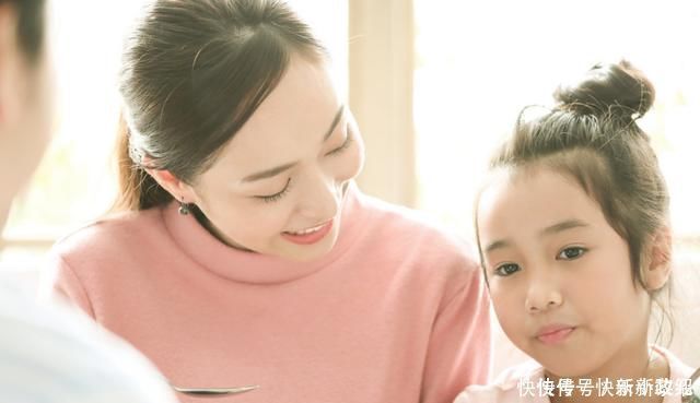 高颜值|“高颜值女婴”火了,靠容貌征服网友,护士感概:也首次见到