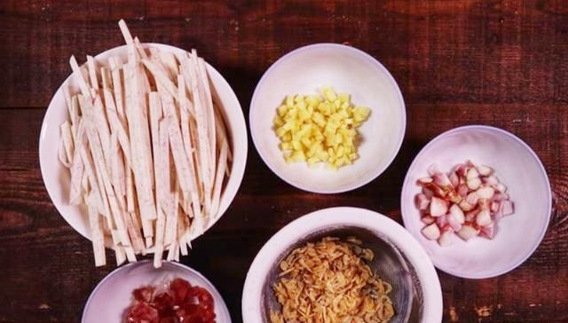 懒人版自制芋头糕,比在外面买的更好吃更健康