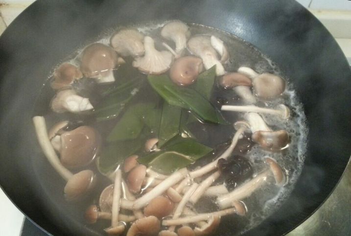 这菜好吃又下饭，20分钟就能做一锅，麻辣鲜香，一锅米饭都不够吃