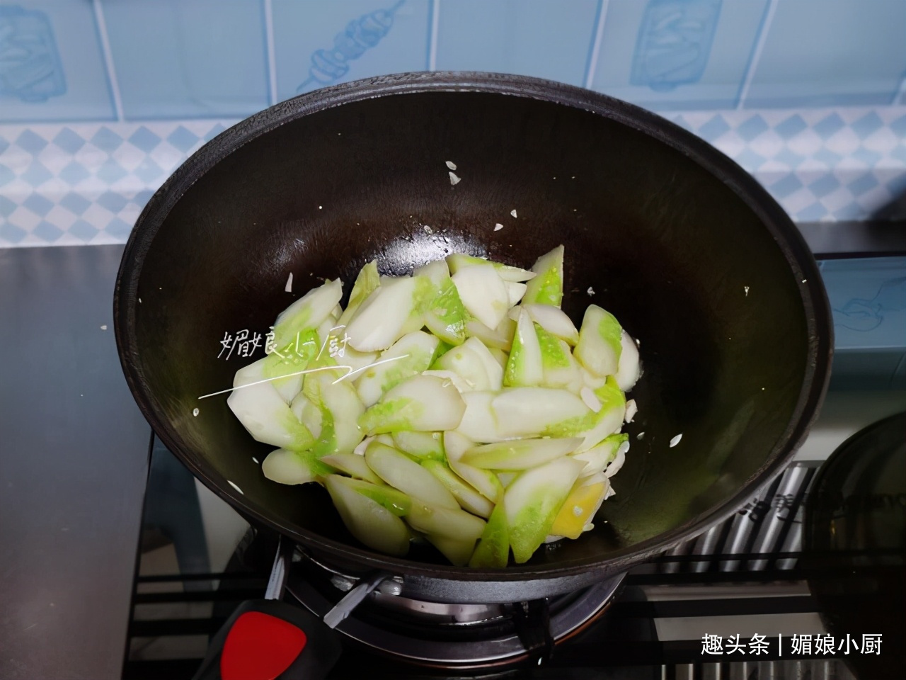 为了黄瓜去买鱼头，却买了不知名的小鱼回来，这是什么鱼