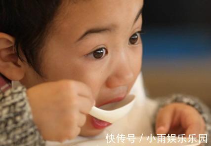 骨头汤|常见的3种辅食,宝宝却吃进医院?医生:很多家长也是头一次了解