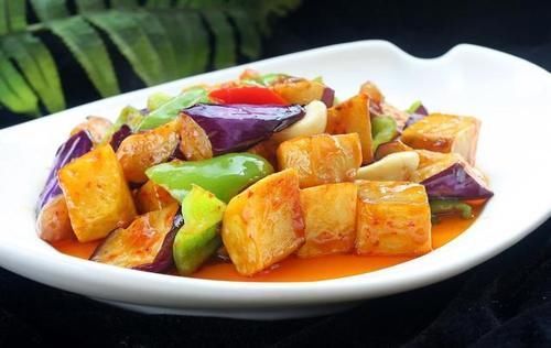 家常|鱼香地三鲜、蒜香辣味虾、魔芋炖鸡的家常做法