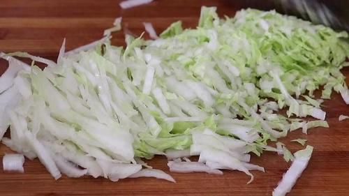 宁愿不吃红烧肉，也想吃白菜红薯饼，皮香馅鲜，吃一次就忘不了