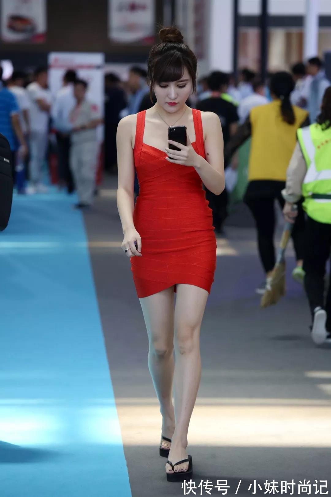 时尚女 街拍路人,造型独特的大胆穿搭参考,让你秒变时尚女魔头