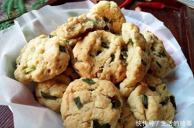 别再冷落家中烤箱了,教你新手版葱油桃酥,酥得掉渣,满屋飘香