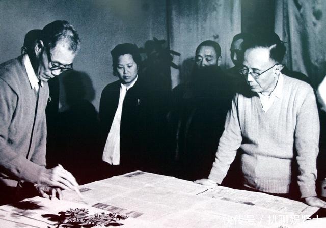 郭沫若声称才气不输苏轼,曾写下一首《水调歌头》,读罢高低立判