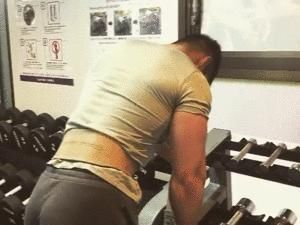 淡定|181cm日本肌肉壮男走红，每天深蹲练出大粗腿，网友不淡定了