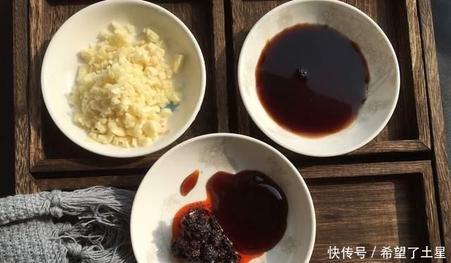 口感滑嫩的蒜蓉芥兰,搭配老干妈清甜脆爽,下饭首选