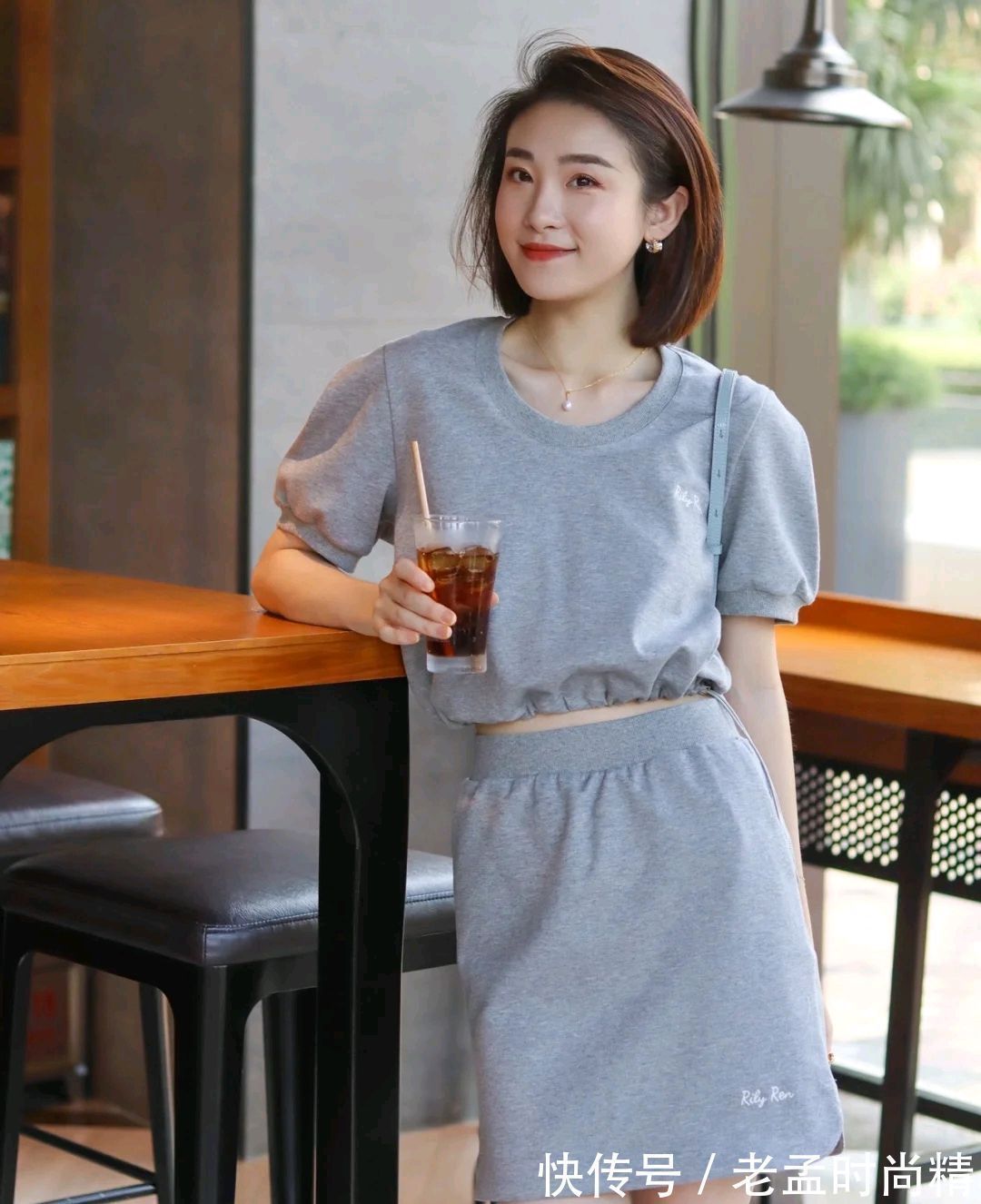 简约|成熟女人怎么穿才好看呢?简约温柔的穿搭就很不错,高级又有魅力