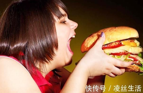 赘肉|“更年期”女性腹部“赘肉”增多?晚上做好两件事,体重轻更苗条