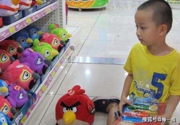 自卑|家庭条件再差,也要满足孩子3种“东西”,不然会对孩子造成伤害