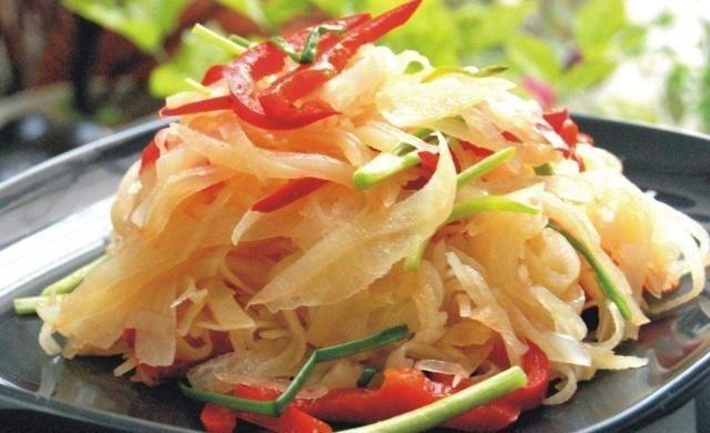 酥脆可口|炒土豆丝,不要用盐水浸泡,把盐水变成“它”,酥脆可口