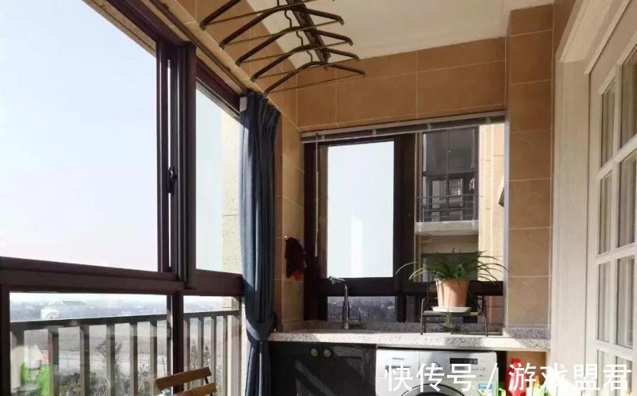 重装|头回见有人这样封阳台，好聪明，真想把家里的阳台拆了重装！