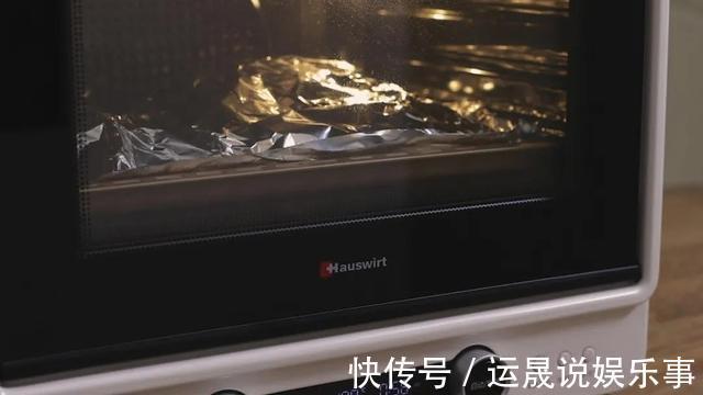 吃肉|羊腿在家这样烤,不膻也不腥,大口吃肉,特过瘾