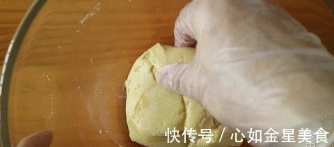 月饼|这款五仁月饼太香了，传统做法味道经典！