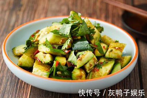 爽脆|凉拌黄瓜有诀窍，不能切完就拌，多做这2步，黄瓜更清脆更入味