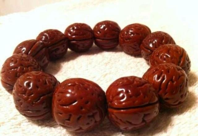 烂桃子一个都不能扔,放在家里太值钱了,下次别再扔掉,学学