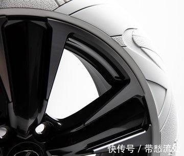 时尚杂志|喜欢耐克Air Force 1吗,要不要给你的爱车也来一双?不好意思,2双!