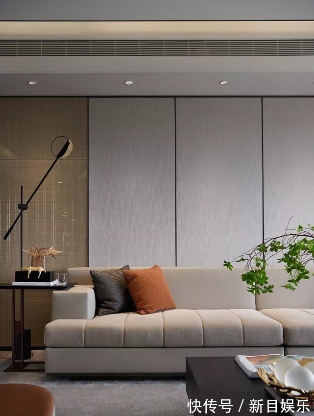 起居室|140平容纳生活百状,既有人间烟火,也要点燃感官的艺术氛围