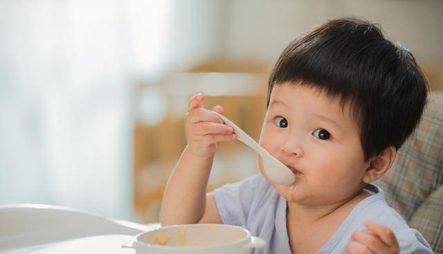 饮食习惯|7~9月宝宝喂养问题:怎样吃、吃多少、注意什么?新手父母要学会