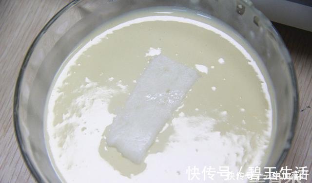 面包糠|牛奶最忌讳和“它”一起吃，营养减半又伤胃，还有许多家庭都中招