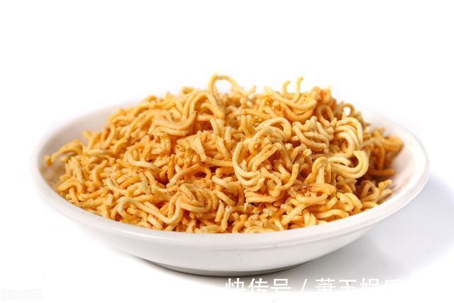 高蛋白食物|老年人不宜常吃7类食品,加重代谢负担,再喜欢,也要管住嘴