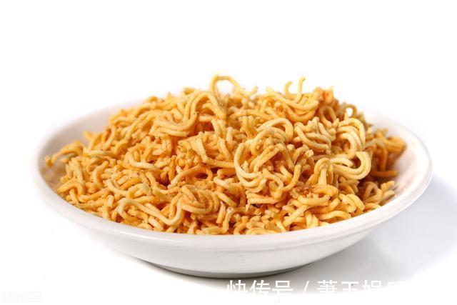 高蛋白食物|老年人不宜常吃7类食品，加重代谢负担，再喜欢，也要管住嘴