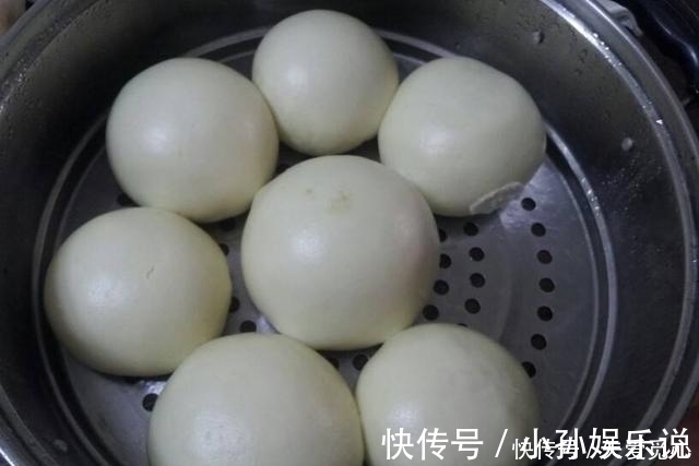 美食|蒸馒头时,用“它”代替酵母粉,馒头不仅白还松软,吃起来特香甜