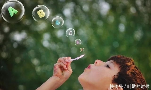 老师布置作业画“妈妈的睡姿”，孩子们脑洞大开，老师无法淡定