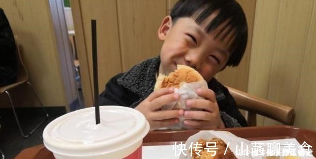 格局|孩子向你要钱时,手头再紧这2句话也不能说,限制孩子未来格局!