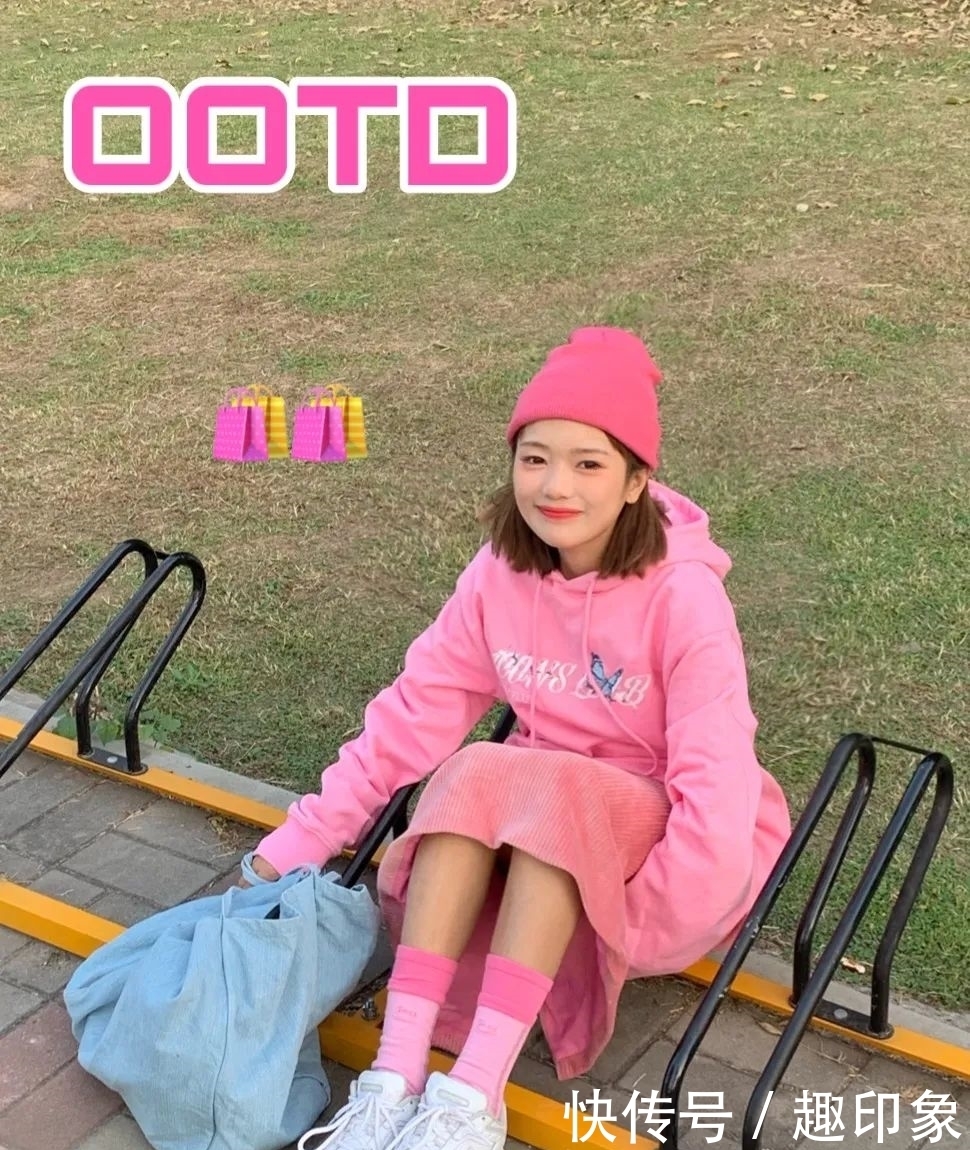 薄卫衣+半裙、衬衫+马甲,这才是今春最潮穿搭