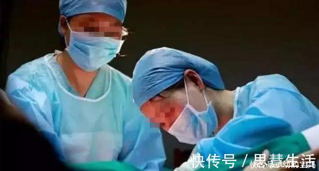 小杨|宝宝出生就对妈妈笑,医生却反手一巴掌,宝妈得知原因后连连道谢