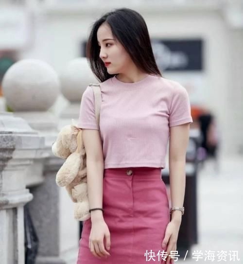 小姐姐 美女模特:休闲时尚的微胖小姐姐,短T搭配A字裙,尽显独特的魅力