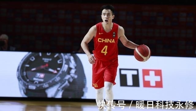 胡明轩|中国男篮大败 周琦出场时间存争议 两后卫15中2遭打脸 张镇麟隐身