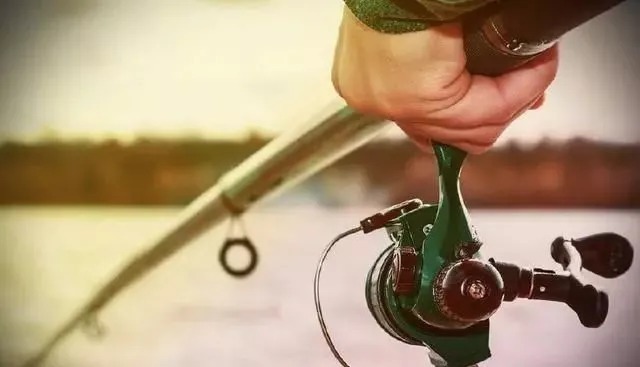 秋钓这4个黄金钓位，千万别放过，鱼都在此扎窝，让你轻松爆护