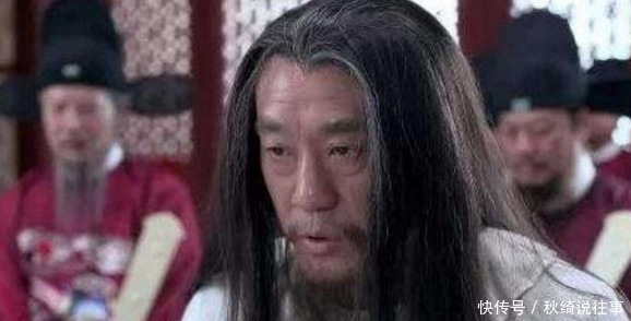 龙椅|朱元璋准备下跪磕头,刘伯温愤怒一脚踢翻龙椅,朱元璋却因此大笑