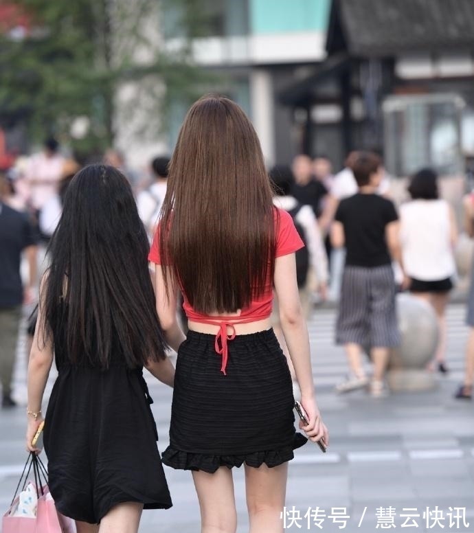 鱼尾裙 露脐装搭配“鱼尾裙”,清爽又有活力,满满少女感!