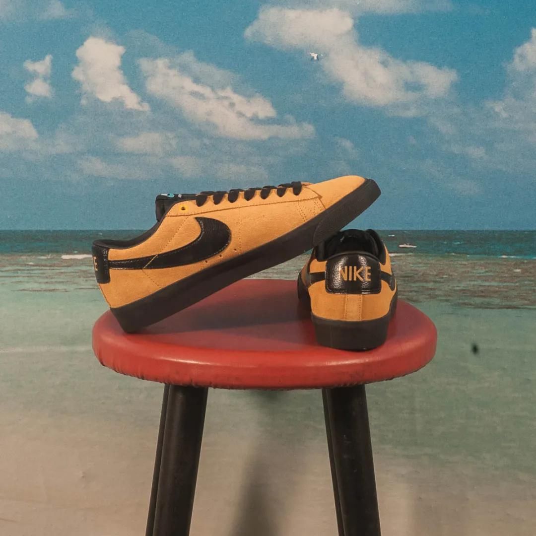 今年过冬，能在大街上独领风骚的是「小黄鞋」