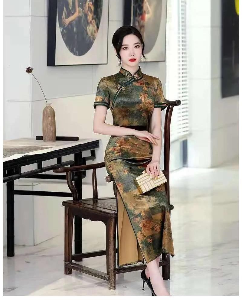 写真 中国女性为什么都喜欢穿旗袍,除了展现女性的优雅和气质外,而是情怀