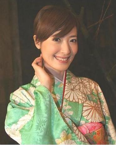 好好学习!她曾是最美“潘金莲”,红极一时嫁入中国,今成为拉面馆老板娘!