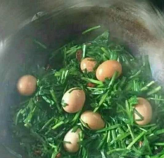 |搞笑图片幽默段子笑话妹子,你是自己在造房子么哈哈哈