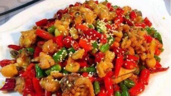 家常菜的一些美味菜肴并不油腻，学会在家制作它们，全家人都胃口大开