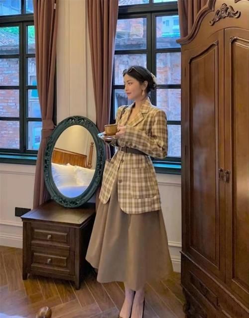 过了立春，脱了厚衣服，早春穿什么最合时宜？